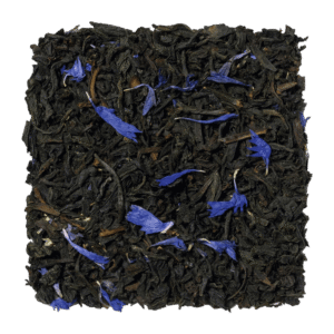Losse blaadjes van LOOOM Imperial Grace earl grey tea: zwarte theeblaadjes met blauwe korenbloemblaadjes