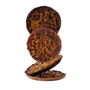 Florentins Red Berries & Dark Chocolate van Maison de Florentins, doorgesneden zicht op de rode bessenvulling
