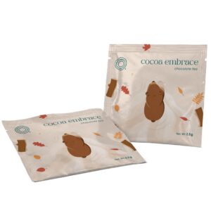 LOOOM Cocoa Embrace chocolate tea: twee zakjes van 2,5 g met een bruine beer op de verpakking