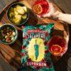 Superbon Jalapeño chips 135g geserveerd met borrelhapjes en aperitief